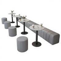 Meubles de café industriels modernes de luxe léger, banquette longue, table en faux marbre, ensemble de chaises pour centre commercial et restaurant