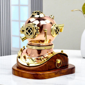 Réplica del Casco de Buceo Mark V con Base de Madera, Decoración Náutica Marítima Steampunk, Casco de Buceador para Exhibición, Grabado Personalizado Coleccionable - Product Image 1