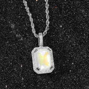 Collier Bling Bling inspiré du hip-hop, plaqué argent, avec zircon cubique rose vif taille émeraude et halo pavé, très attrayant - Product Image 1
