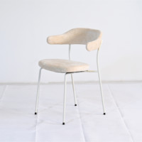 Chaise d'appoint minimaliste pour petit espace, luxe discret, rembourrée, chaise de cuisine, chaise de salle à manger en velours performant avec pieds en métal