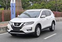 Подержанный Nissan X-Trail 2023 Classic Edition 2.0L 2WD с интеллектуальным подключением, комплектация Premium, 5 дверей, 5 мест, внедорожник, белый с черным