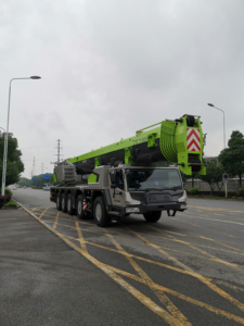 ZTC1100R653 <span class=keywords><strong>Crane</strong></span> Truk Hidrolik 110 Ton <span class=keywords><strong>Crane</strong></span> Mobile Beroda dengan Pompa Mesin & Gearbox Tinggi Angkat 86m Efisiensi Tinggi - Product Image 4