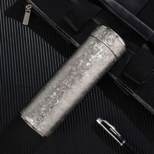 กระติกน้ำสุญญากาศไทเทเนียมแท้คุณภาพสูง 480 มล. แบบสองชั้น ลายดอกน้ำแข็ง แก้วน้ำเดินทาง กระติกเก็บความร้อน Ti เหมาะสำหรับเป็นของขวัญทางธุรกิจ - Product Image 6