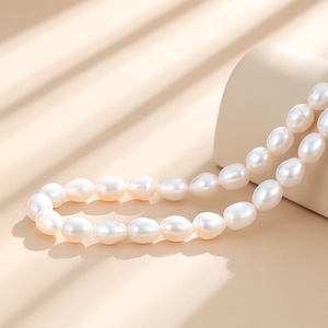 Collier de perles de millet d'eau douce pour femmes, luxueux et à la mode, chaîne de clavicule avec un tempérament simple, élégant et stylé - Product Image 5