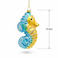 Ornement suspendu en verre artisanal de style européen vintage, écologique, en forme de hippocampe, avec couleur et taille personnalisables pour la décoration des fêtes