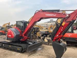 Excavadora de cadenas Yanmar Vi080 roja, equipo de construcción hidráulico, motor de la marca Yanmar - Product Image 1
