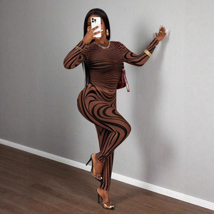 Nuovo Completo Casual <span class=keywords><strong>da</strong></span> <span class=keywords><strong>Donna</strong></span> in Due Pezzi, Top a Righe <span class=keywords><strong>Sexy</strong></span> e Pantaloni Aderenti, Set Autunno Primavera per <span class=keywords><strong>Abbigliamento</strong></span> Femminile - Product Image 5