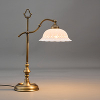 Lampe de table européenne vintage en céramique de style crème moyen-âge lampe de table LED d'étude de salon de tête de lit de style américain