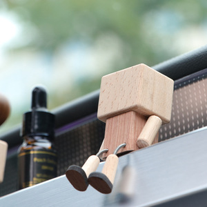 Muñeca de madera en miniatura para decoración de coches, hogar u oficina, regalo, material de madera RH 130 - Product Image 3