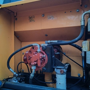 Excavatrice Hyundai 220LC-9S d'occasion de 35 tonnes, fabriquée en Corée, modèle R220-9S, machine sur chenilles, moteur principal, godet de 0,92 m³, puissance de 107 kW, testée - Product Image 6