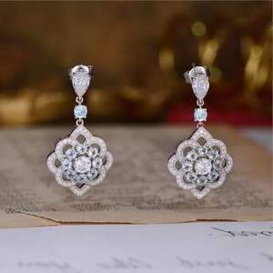 Pendientes de Plata de Ley con Circonitas de Colores, Joyería de Moda - Product Image 2