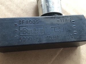 Contrôle de débit à aiguille à filetage fin 9F400S - Product Image 3