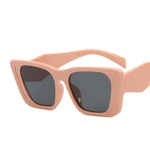 Lunettes de soleil carrées rétro de haute qualité, très tendance, à forme concave, pour le street style et la photographie - Product Image 6