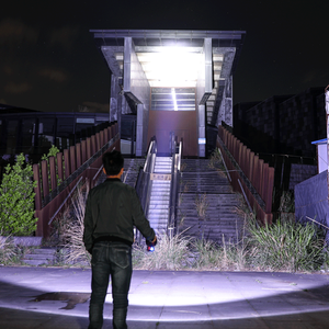 Lampe de travail LED puissante longue portée 1000 lumens, rechargeable par USB, projecteur, lampe de poche, IP44, clignotant rouge et bleu, urgence - Product Image 6