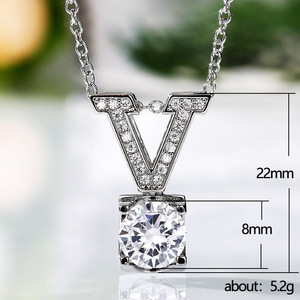 Collana con ciondolo a forma di lettera V per donna, gioielli di moda in stile europeo americano - Product Image 4