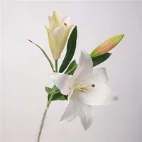 Feuchtigkeitsspendende 3-Köpfige Große Lilien Künstliche Blumen Echt Aussehende Lilien Brautstrauß Hochzeitsdekoration Party Heim Schreibtisch Dekorationen