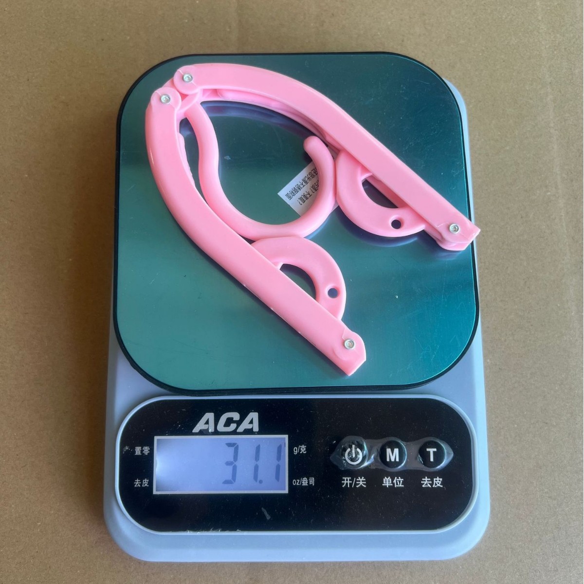 Rosa [con tachuelas], aproximadamente 30 gramos