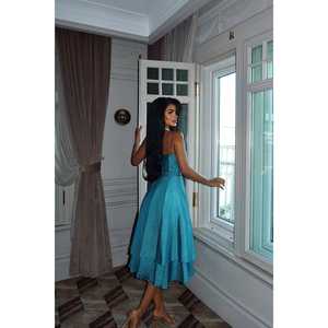 Mini-robe de soirée turquoise avec détail fenêtre - Product Image 1