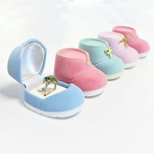 Boîtes d'emballage créatives pour chaussures et bijoux de Noël pour filles, avec motif de dessin animé mignon et finition floquée, pour mini-chaussures de bébé, avec anneau - Product Image 1