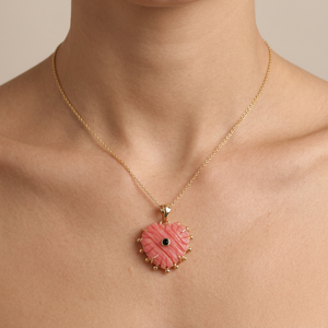 Collar de cadena chapado en oro de 18k con colgante de corazón tallado a mano de rodocrosita sintética y circonita negra para mujer, venta al por mayor de joyería - Product Image 3