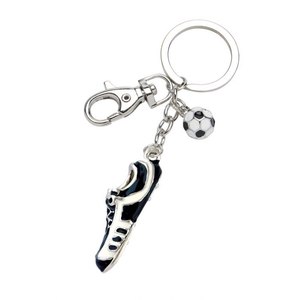 Portachiavi a Forma di Scarpa da Calcio Bianco e Nero in Pelle, Silicone, PVC Morbido e Metallo - Product Image 2
