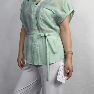 เสื้อผู้หญิงลำลองผ้าฝ้ายลินินแฟชั่นใหม่ เสื้อเชิ้ตแขนสั้นสีพื้นสำหรับฤดูใบไม้ผลิและฤดูร้อน ดีไซน์เรียบหรูแบบครอปท็อป - Product Image 6