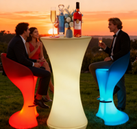 Meubles de bar modernes et élégants, table cube en plastique, meubles pour discothèque, KTV et salon à chicha, vente en gros pour hôtels et supermarchés