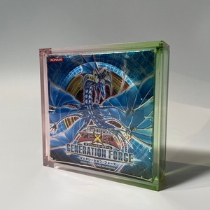 Estuche de exhibición acrílico colorido con protección UV personalizado al por mayor para tarjetas coleccionables TCG Yugioh - Product Image 1