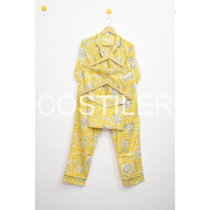 ชุดนอนผ้าฝ้ายเนื้อนุ่มสำหรับผู้หญิงชุดนอนพิมพ์ลายดอกไม้สีเหลืองสำหรับใส่ในชีวิตประจำวันสไตล์โมเดิร์น - Product Image 2