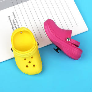 Funda de silicona ecológica para teléfono con diseño de zapatos de colores dulces, con orificio para la correa, creativa y personalizada - Product Image 2