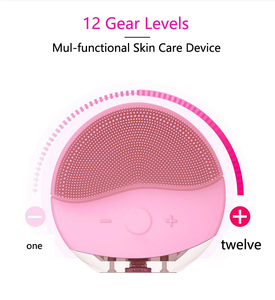 Dispositif de soins de la peau étanche rechargeable de brosse faciale de silicone électrique portatif pour le nettoyage en profondeur et la personnalisation de marque - Product Image 5