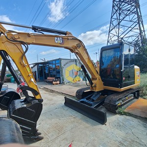 Mini pelleteuse CAT 306E2 d'occasion-pelleteuse compacte de 5.8 tonnes, originale du Japon, idéale pour l'aménagement paysager et les petites constructions - Product Image 1