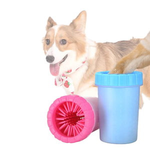 Commercio all'ingrosso eco-friendly Pet toelettatura forniture automatica Paw Washer per cani e gatti Silicone per il lavaggio del piede tazza - Product Image 1