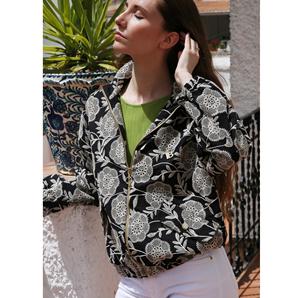 Inmaculada Bertos Marca Bomber Brenda Color Negro Cazadora Bomber Con Cremallera en Tela Bordada - Product Image 1