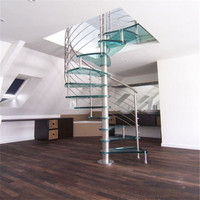 Escalier en colimaçon en verre sur mesure avec support central robuste pour villas modernes