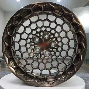 Cerchi in Lega Forgiati Rolls-Royce Cullinan per Serie 8 Nuovo Design a Nido d'Ape Mercedes-Polar Krypton PCD 98mm Cromati - Product Image 4