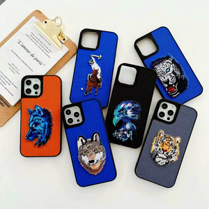 Tiger bordado en relieve para iphone series, nuevo lente rojo, todo incluido, cubierta de cabeza ESTÉREO - Product Image 1