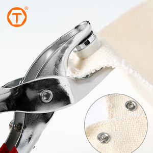 Outils d'installation de boucle de <span class=keywords><strong>pression</strong></span> à cinq griffes <span class=keywords><strong>pince</strong></span> de fixation à bouton-<span class=keywords><strong>pression</strong></span> en métal <span class=keywords><strong>pour</strong></span> la <span class=keywords><strong>couture</strong></span> d'artisanat en cuir de vêtements - Product Image 4