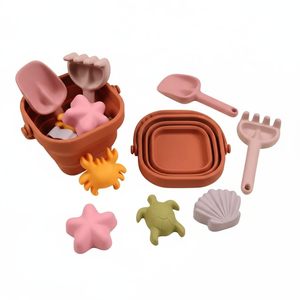 Juguete de Playa para Bebés 100% de Grado Alimenticio, Juego de 8 Piezas para Jugar con Agua y Arena, Juego de Juguetes de Playa de Silicona para el Verano - Product Image 1