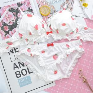 Ensemble de soutien-gorge imprimé fraise de style girly japonais étudiant Lady Cute No Underwire Panties Underwear Bra - Product Image 4