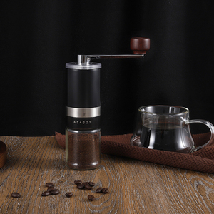 ชุดของขวัญคริสต์มาส ชุดกาแฟดริปสำหรับเดินทาง กล่องของขวัญพร้อมเครื่องบดกาแฟ กาน้ำ กาต้มน้ำ และอุปกรณ์ชงกาแฟแบบ Pour Over สำหรับ<span class=keywords><strong>ปี</strong></span>ใหม่ - Product Image 4