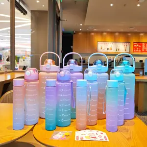 Juego de 3 piezas de botella de agua de plástico, jarra de 2000ml y 64oz, color gradiente, motivatorio con marcador de tiempo, OEM ODM