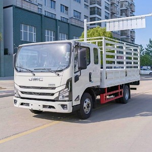 Camión de Carga JMC 4X2 de 6 Ruedas con Barandas Altas, Precio de Fábrica en China, en Venta - Product Image 1