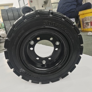 Neumático de caucho macizo sin aire y sin pinchazos 300x100 300*100 3.50-6 con llanta para robot barredor de remolque pequeño - Product Image 1