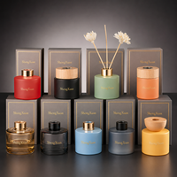 Diffuseur d'aromathérapie en verre de luxe de 120 ml avec bâtonnets en rotin, logo personnalisable, boîte de couleur, couvercle et bouchon à vis