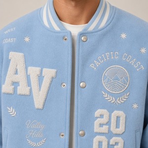 XUCHANG OEM Giacca Varsity da Baseball per Uomo in Lana e Poliestere con Logo Personalizzato di Alta Qualità, Ricamata con Grafica Letterman - Product Image 4