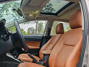 Voiture d'occasion 2019 2020 2021 pour Toyota pour Corolla <span class=keywords><strong>Hybrid</strong></span> 1.8L Berline Cinq places Véhicule à énergie nouvelle d'occasion pas cher - Product Image 4