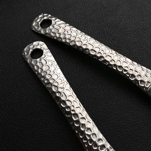 ช้อนไทเทเนียมแท้ลายดอกน้ำแข็ง ช้อนเสิร์ฟลายตอกแบบสร้างสรรค์ สำหรับร้านอาหารและใช้ในบ้าน ช้อนซุปข้าวสไตล์ราชวงศ์ - Product Image 2