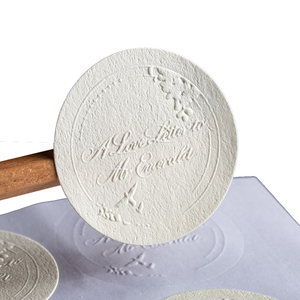 Pegatina Personalizada con Emblema <span class=keywords><strong>en</strong></span> Relieve, Frase <span class=keywords><strong>en</strong></span> Cursiva, Motivo de Flores y Pájaros, Papel de Acuarela, Doble Borde, Impresión con Efecto Lavanda - Product Image 1