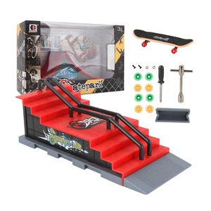 Ensemble complet de <span class=keywords><strong>mini</strong></span>-skateboard et accessoires de <span class=keywords><strong>rampe</strong></span> en plastique - Kit d'entraînement complet pour skatepark pour enfants - Product Image 1